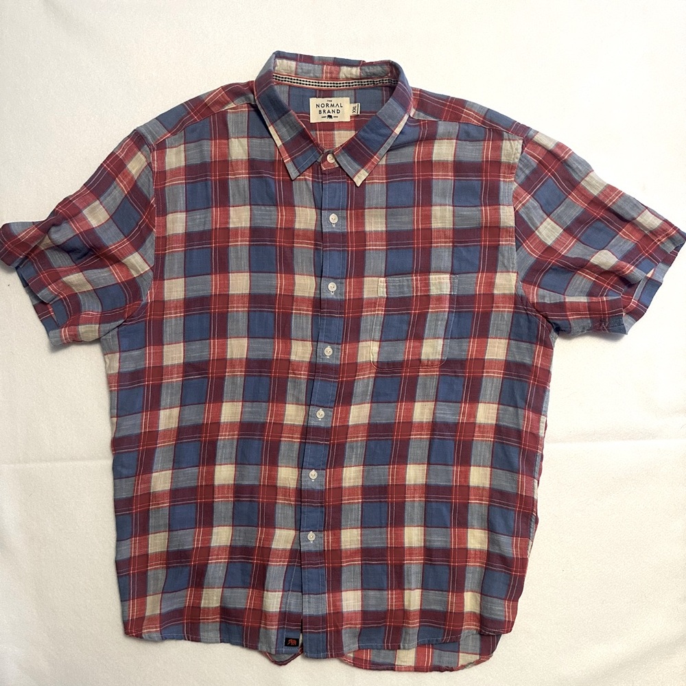 Normal Brand XXL Short Sleeve Plaid Shirt. Multi Colored Red, White, And Blues